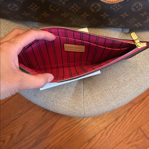 Authentic Louis Vuitton GM Neverfull monogram Pivoine & wristlet - Picture 12 of 14